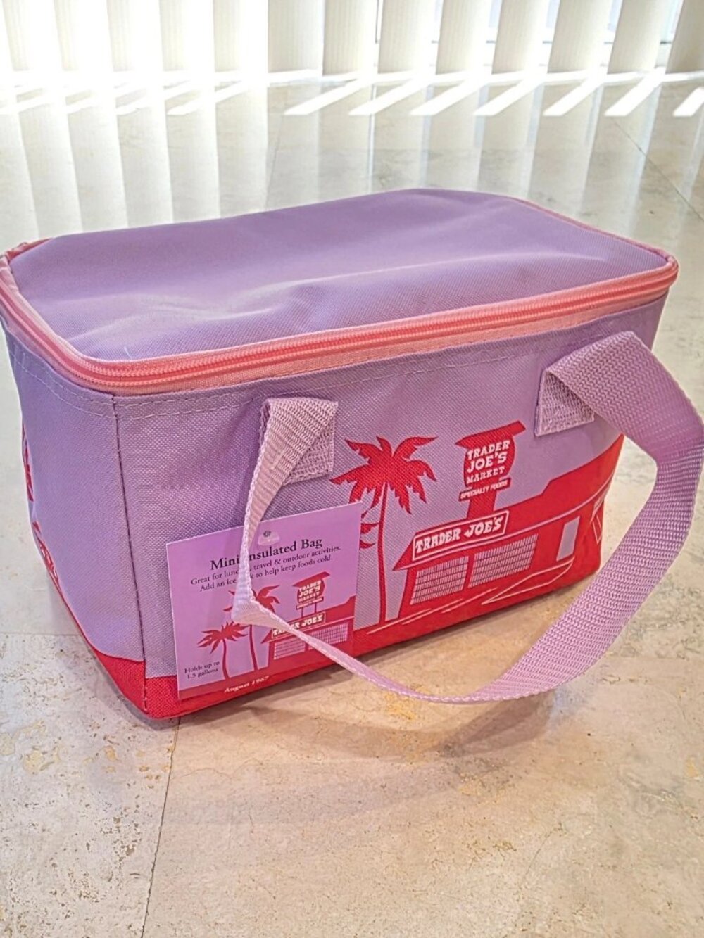 Trader Joe 2026 Mini Insulated Tote Summer Collection Violet Pink Zipper NWT - Picture 3 of 6